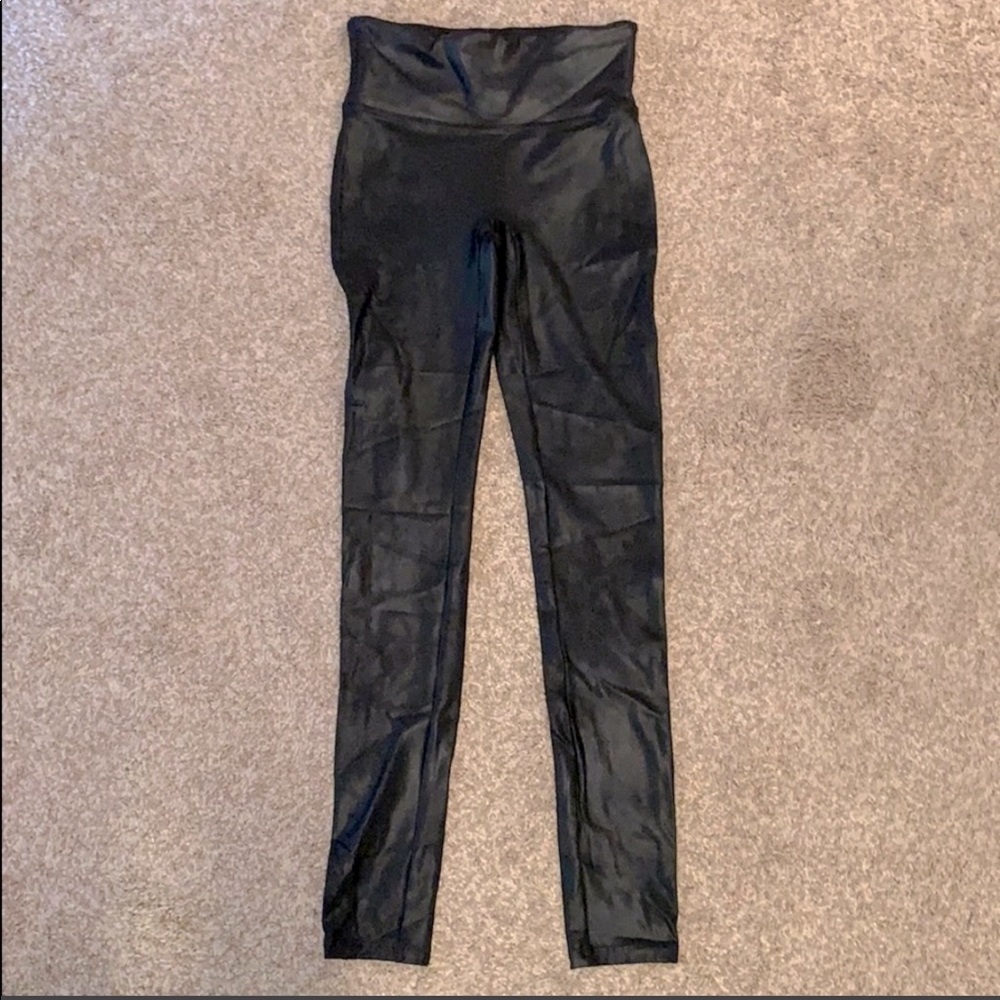 Like new faux leather Spanx leggings.